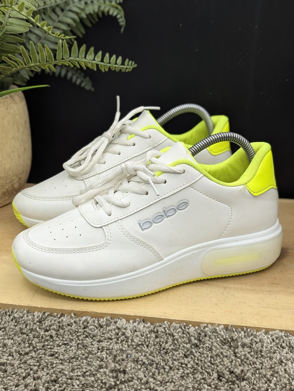 BeBe Leather/Patent Leather Women's Size 8.5 White Workout Running Walking Shoes